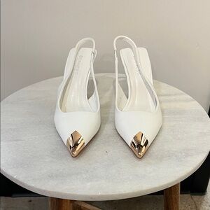 GENNESS White Slingback Heels with Gold Tips